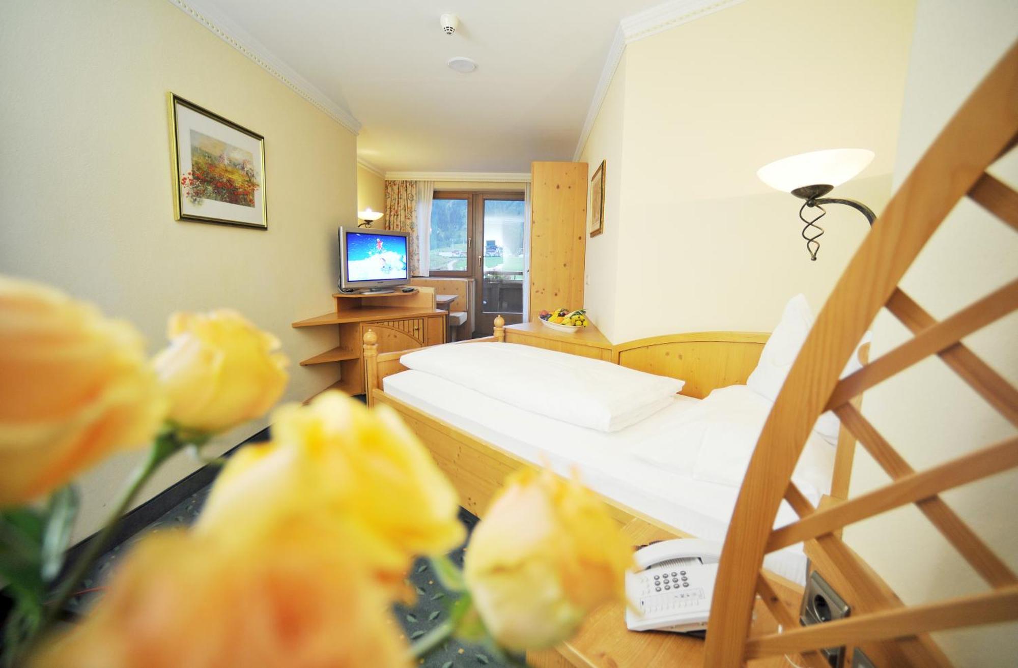 Thermal-Badhotel Kirchler Тукс Номер фото