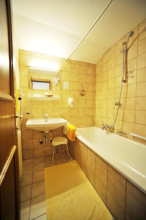 Thermal-Badhotel Kirchler Тукс Номер фото