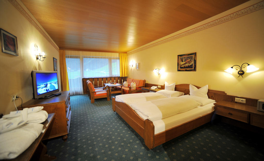 Thermal-Badhotel Kirchler Тукс Номер фото