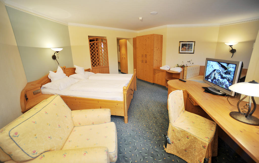 Thermal-Badhotel Kirchler Тукс Номер фото