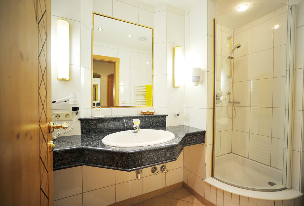 Thermal-Badhotel Kirchler Тукс Номер фото